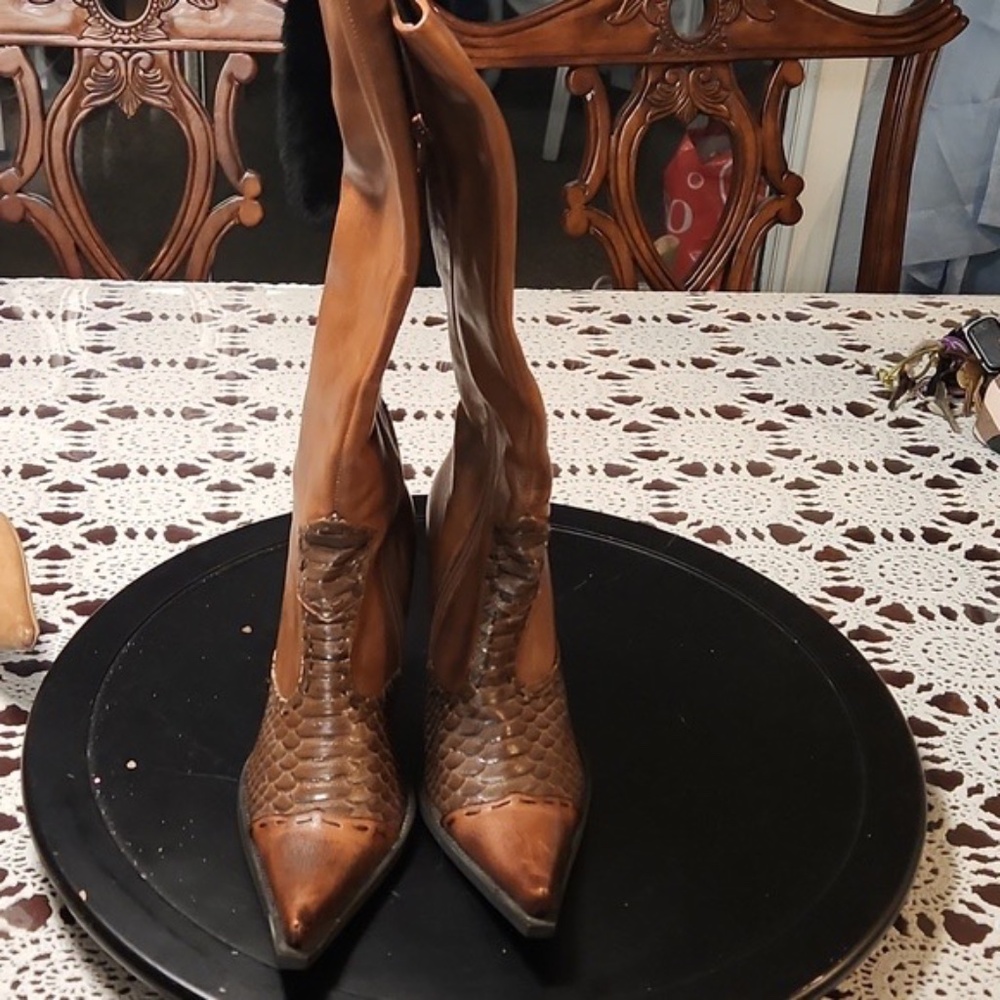 Dollhouse  boots